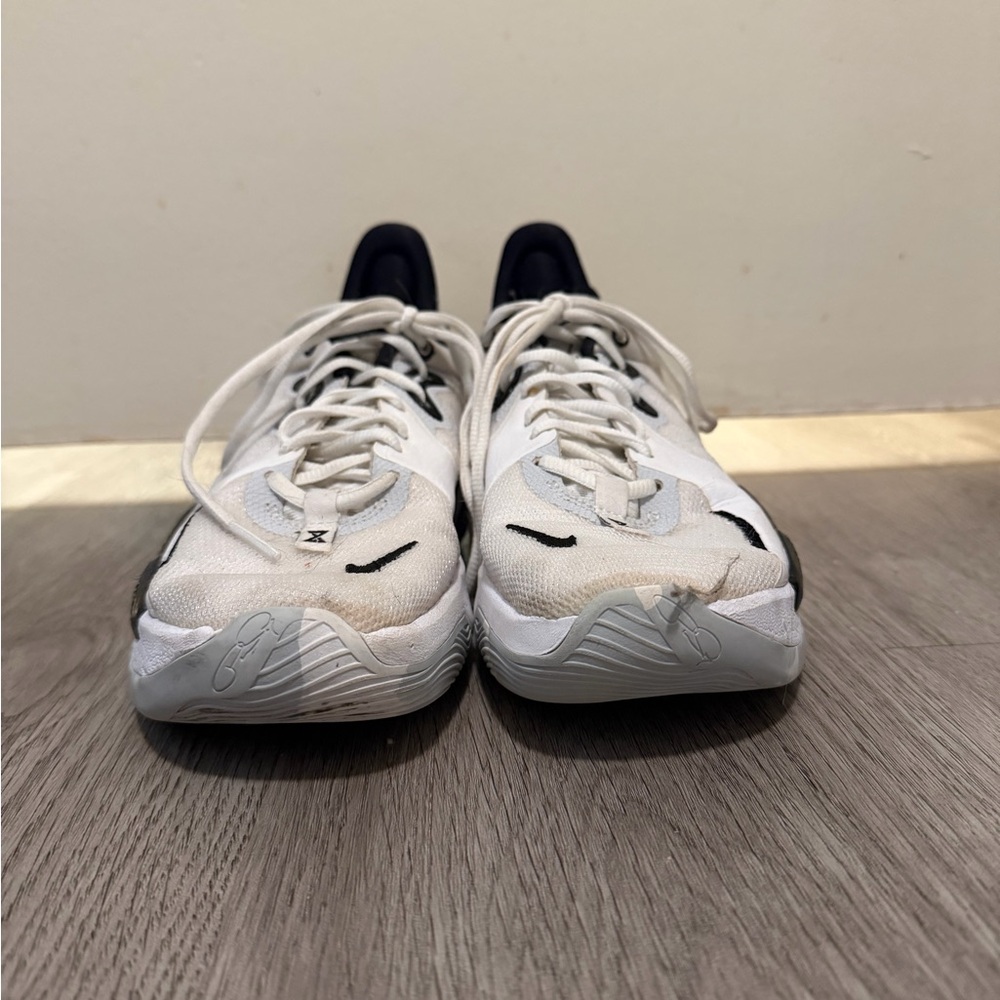 Nike Women's White and Black Shoes